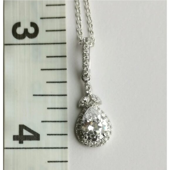 NEW Sterling silver teardrop cz Halo pendant necklace - Picture 3 of 6